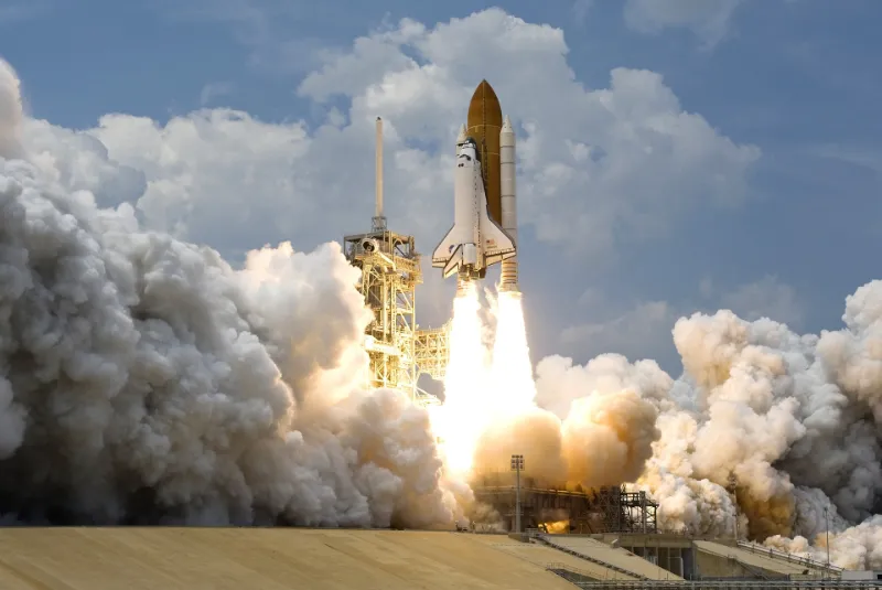 Lanzamiento de cohete con satélite